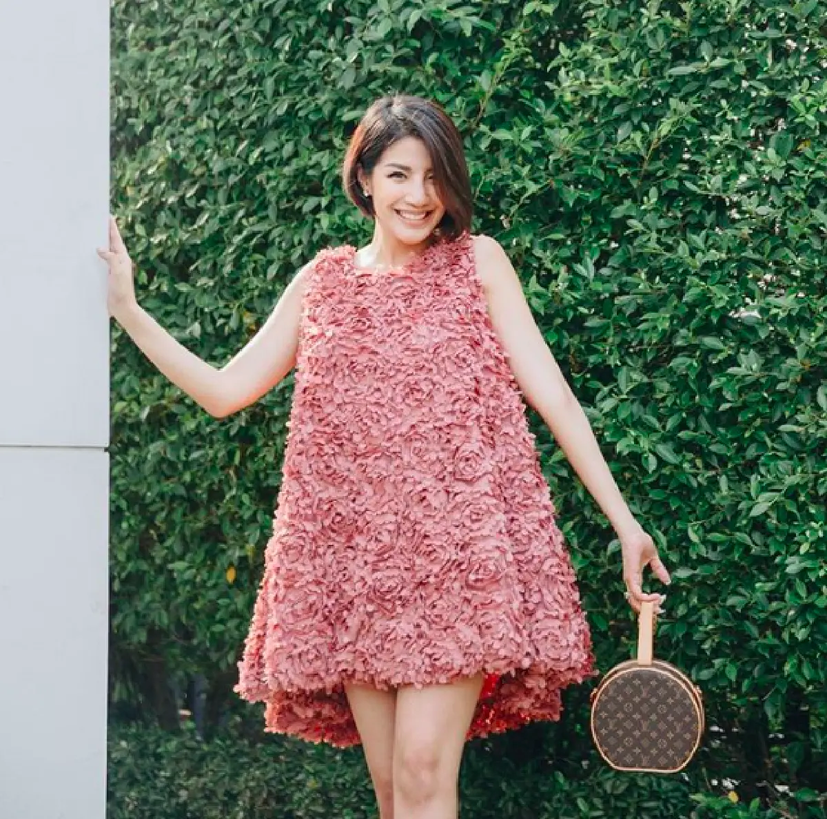 “ใบเตย อาร์สยาม“ โดนแฉแหลก! ขายแบรนด์เนมมือสองเกินราคา แถมของไม่ตรงปก