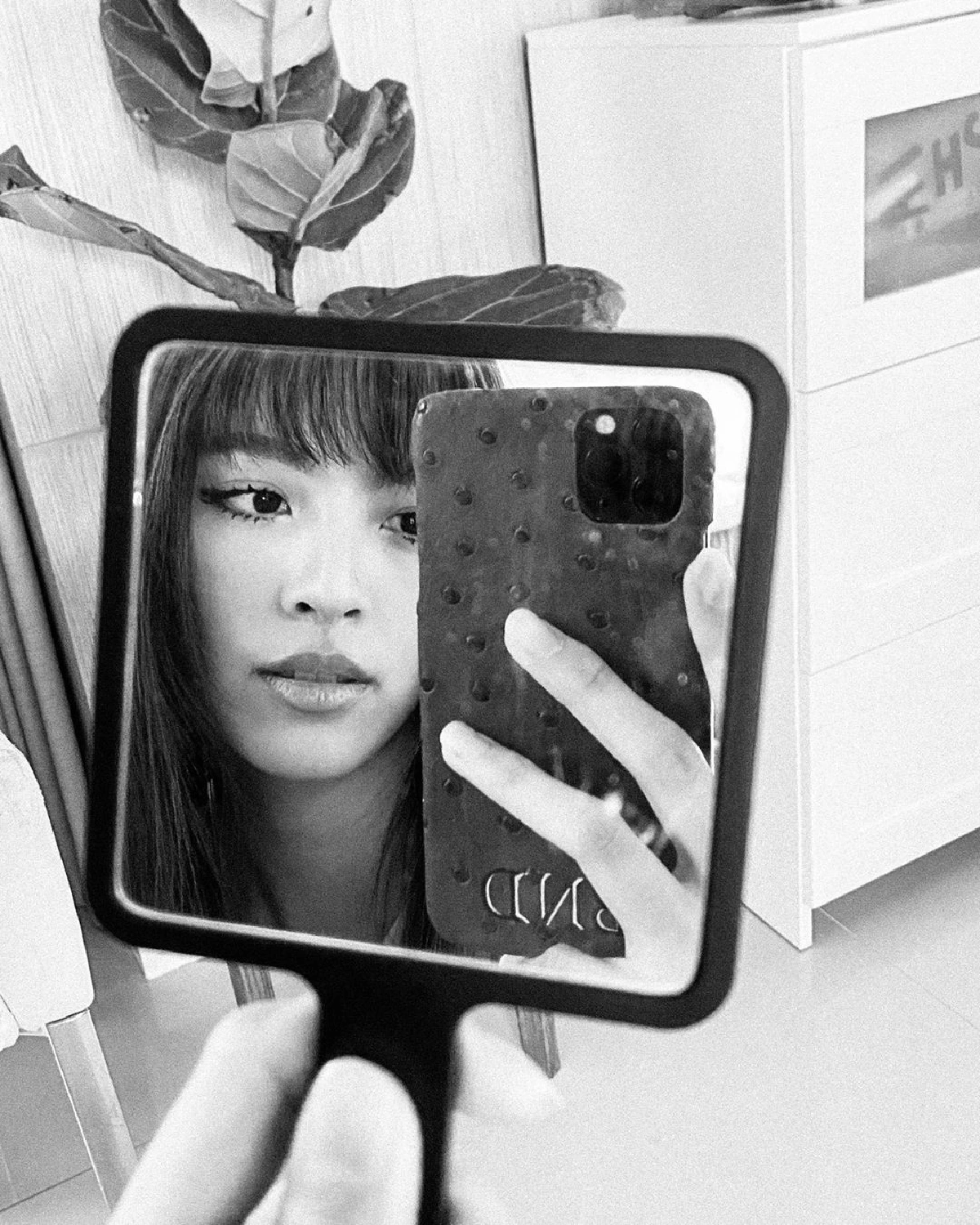 “ณิชา ณัฏฐณิชา” เผยลุคใหม่เป็นสาวผมหน้าม้า ด้าน “โตโน่” มากดไลก์รัวๆ