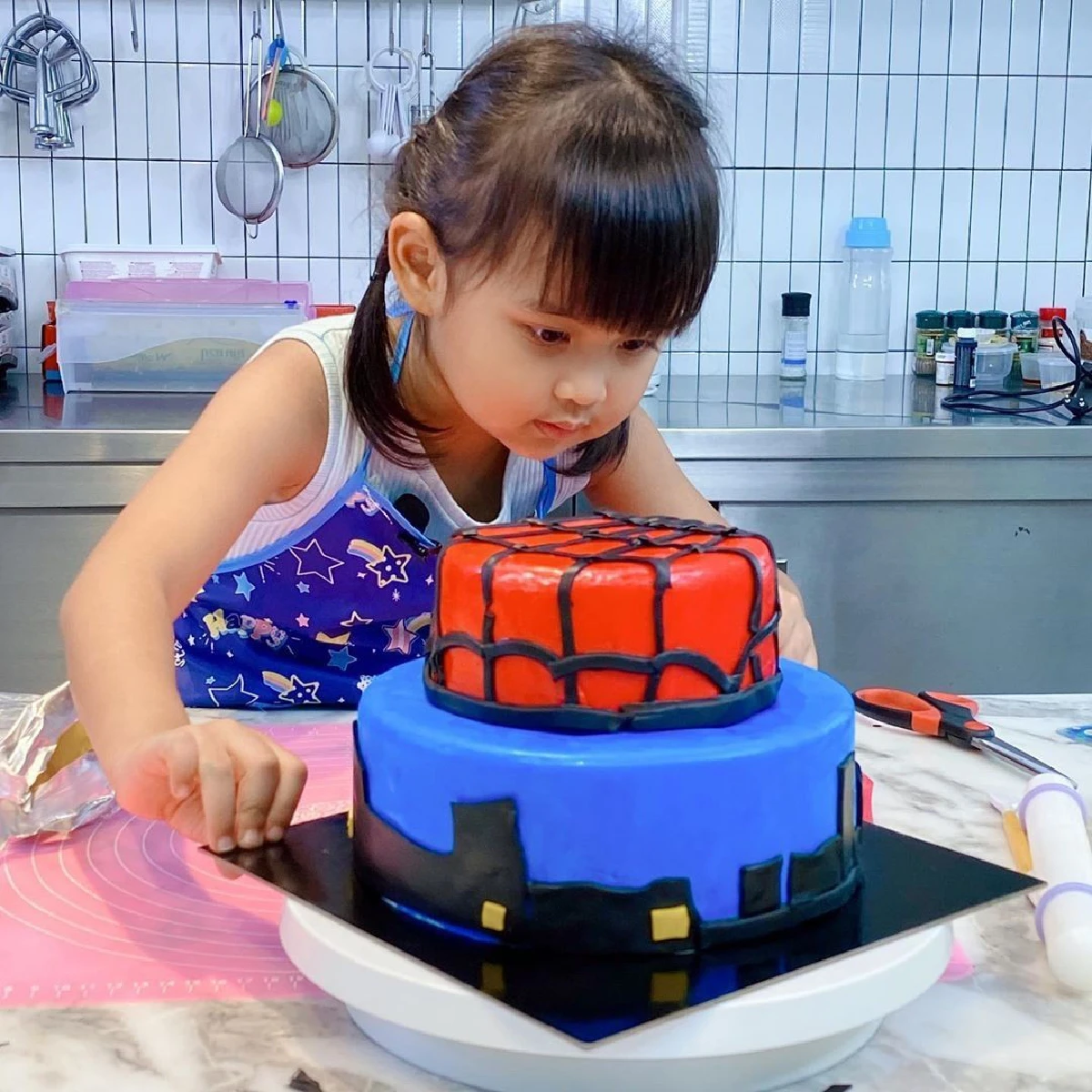 "น้องเจ้าขา" ลงมือทำเค้กวันเกิดให้ "น้องเจ้าคุณ" ด้วยตัวเอง บอกเลยฝีมือขั้นเทพ