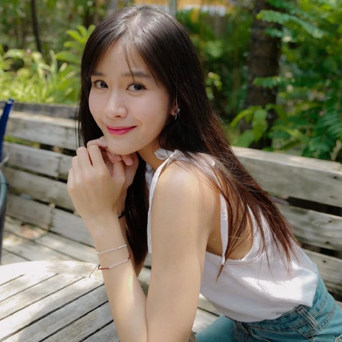 ส่องแฟชั่นสุดเก๋ของเหล่าคนดังกับความเชื่อเสริมโชค