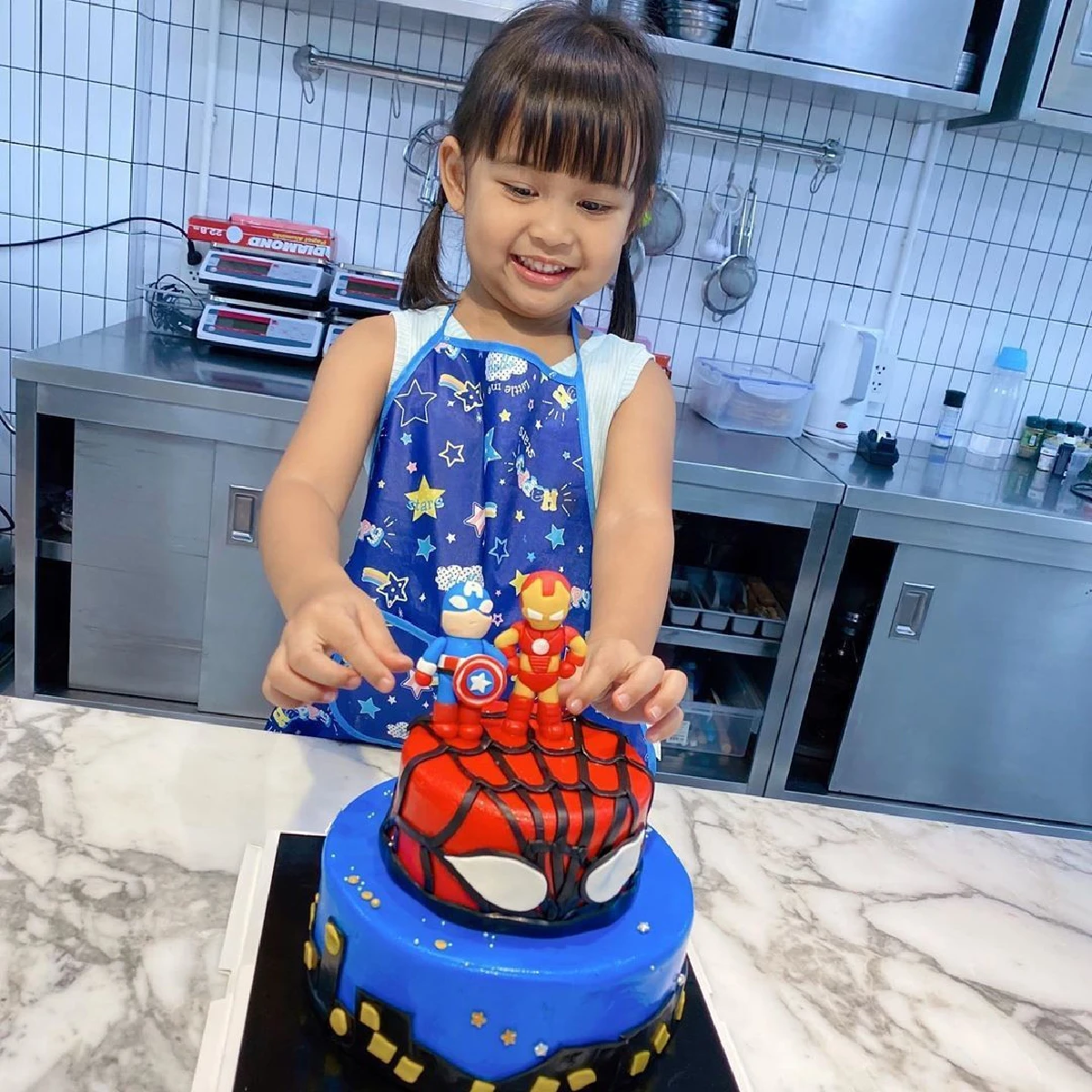 "น้องเจ้าขา" ลงมือทำเค้กวันเกิดให้ "น้องเจ้าคุณ" ด้วยตัวเอง บอกเลยฝีมือขั้นเทพ