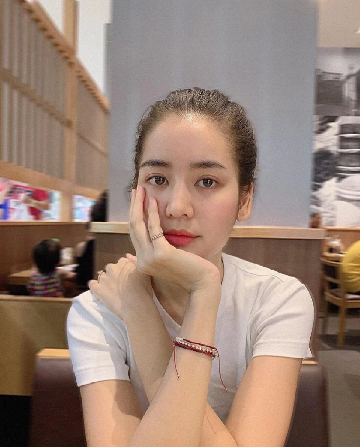 ส่องแฟชั่นสุดเก๋ของเหล่าคนดังกับความเชื่อเสริมโชค