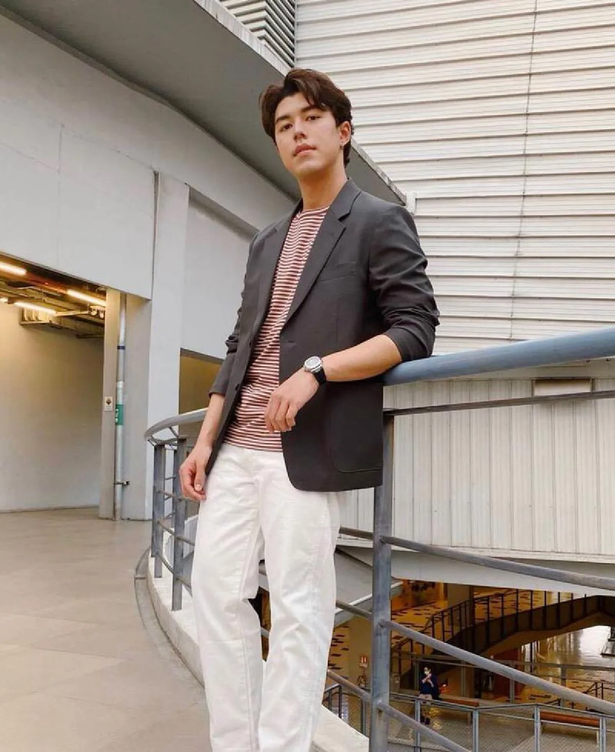 นาย ณภัทร ถ่ายภาพ ตูน บอดี้สแลม ประมูลได้เงินครึ่งล้านช่วยโควิด-19