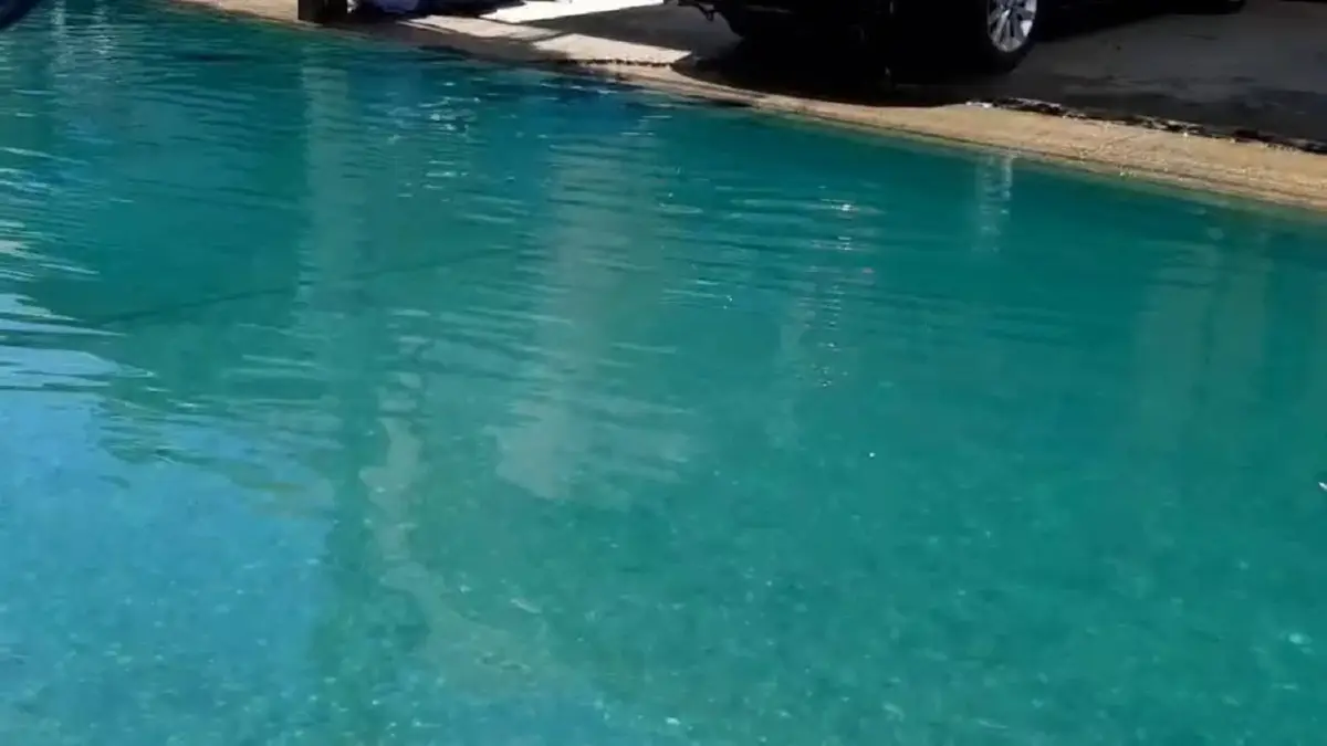 ชาวบ้านวอนเร่งตรวจสอบ หลังพบน้ำสีเขียวท่วมซ้ำที่สมุทรปราการ