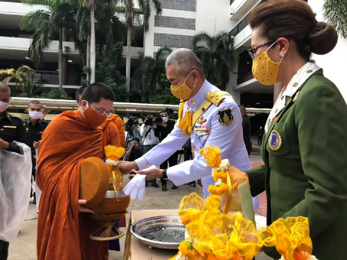 ผบ.ทบ.เทิดพระเกียรติ “พระราชินีฯ” ยกเป็นแบบอย่างของทหาร