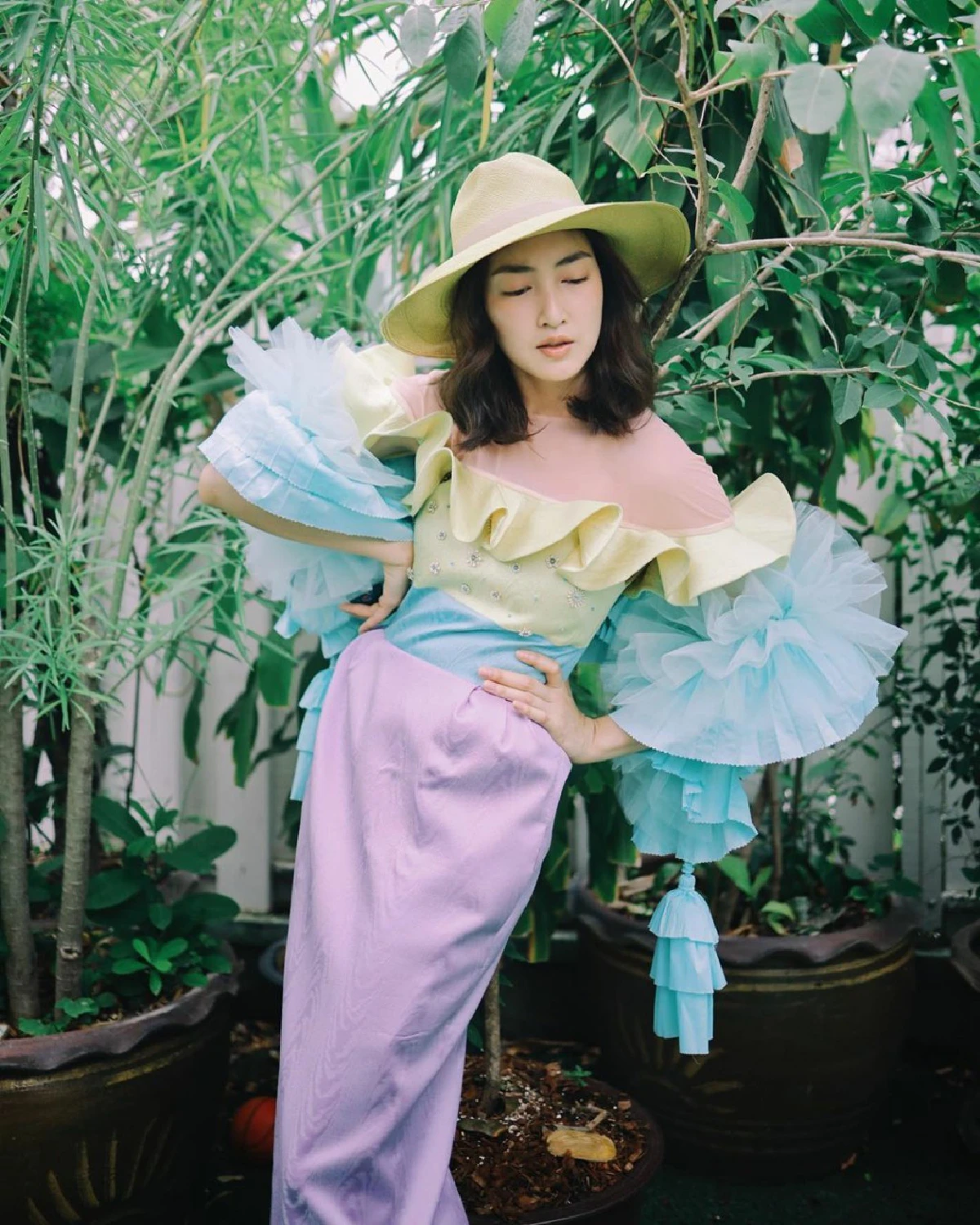 แพนเค้ก เขมนิจ แต่งเต็มอยู่บ้านโพสท่าสุดเริ่ด เพราะทุกวันคือรันเวย์