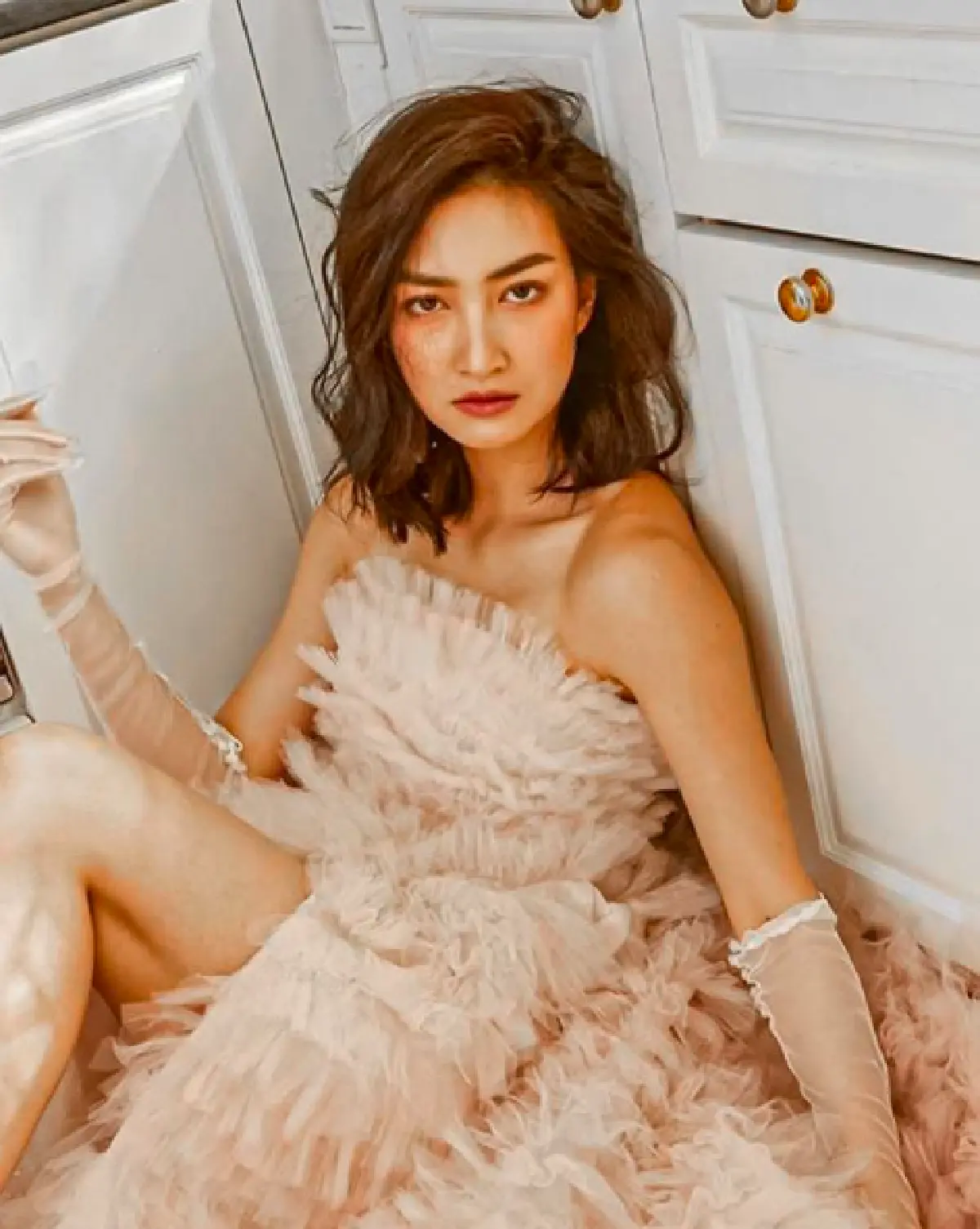 "แพนเค้ก" สมกับเป็นนางแบบ! ใส่ชุดเดรสฟูฟ่องอลังการมากเข้าครัวอยู่บ้าน 