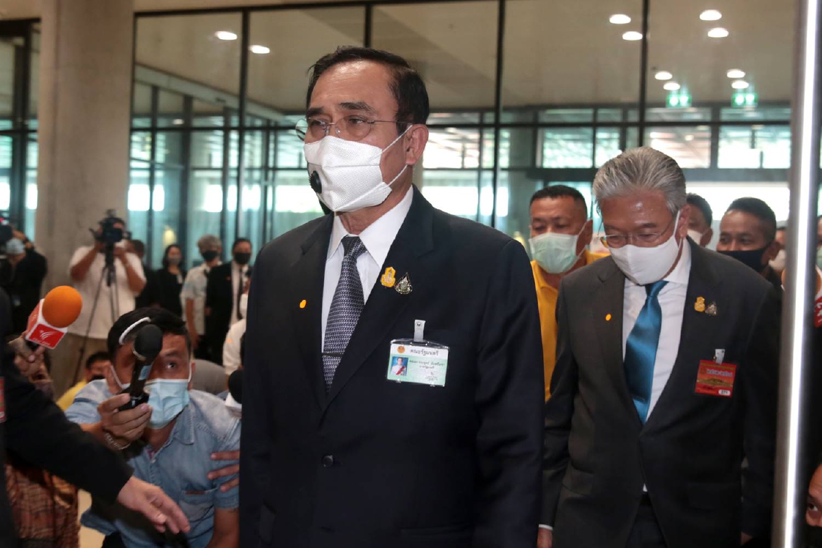 "บิ๊กตู่"ร่วมประชุมสภาถกร่างพ.ร.บ.โอนงบฯ 8.8 หมื่นล้าน "บิ๊กตู่"ร่วมประชุมสภาถกร่างพ.ร.บ.โอนงบฯ 8.8 หมื่นล้าน