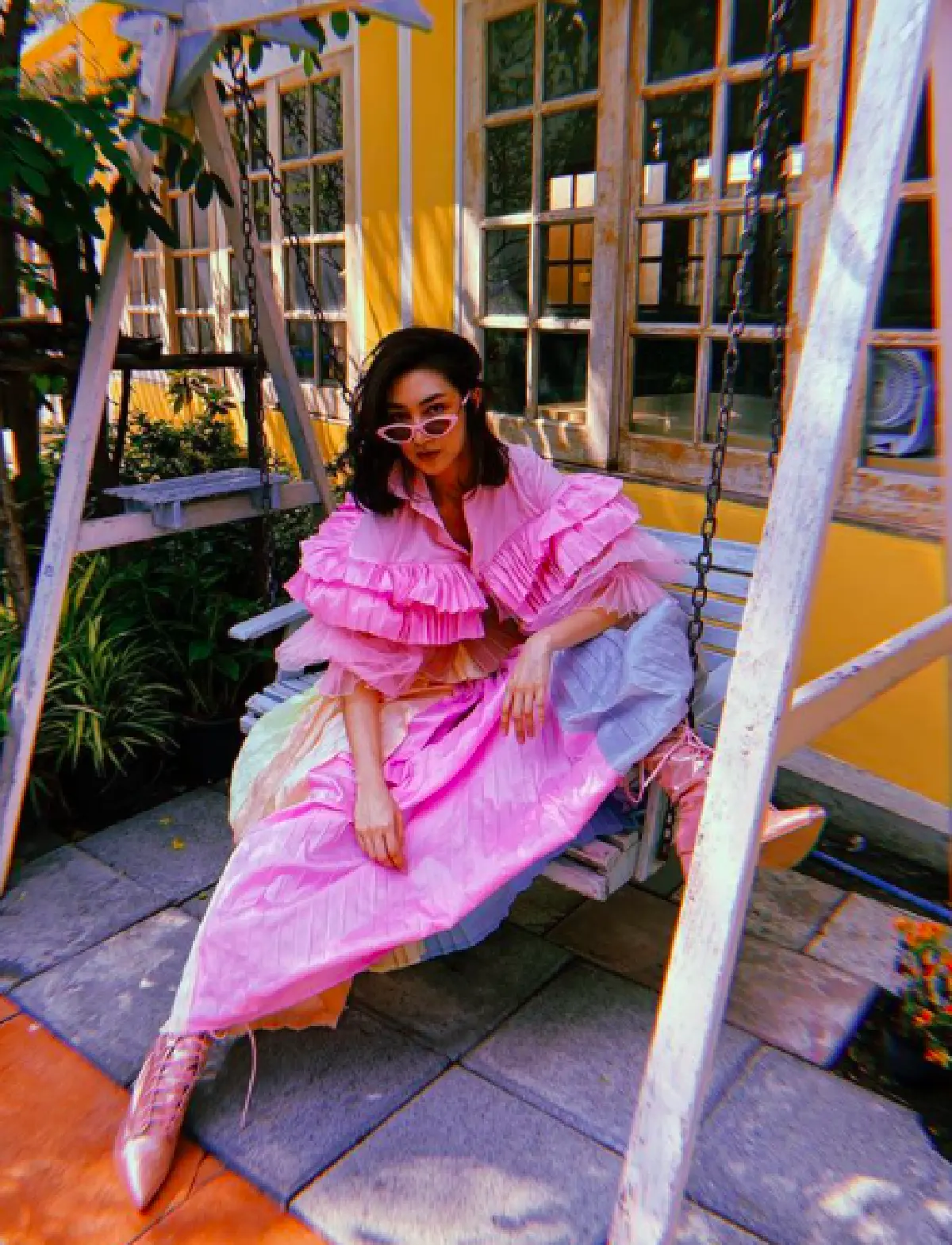 "แพนเค้ก" สมกับเป็นนางแบบ! ใส่ชุดเดรสฟูฟ่องอลังการมากเข้าครัวอยู่บ้าน 