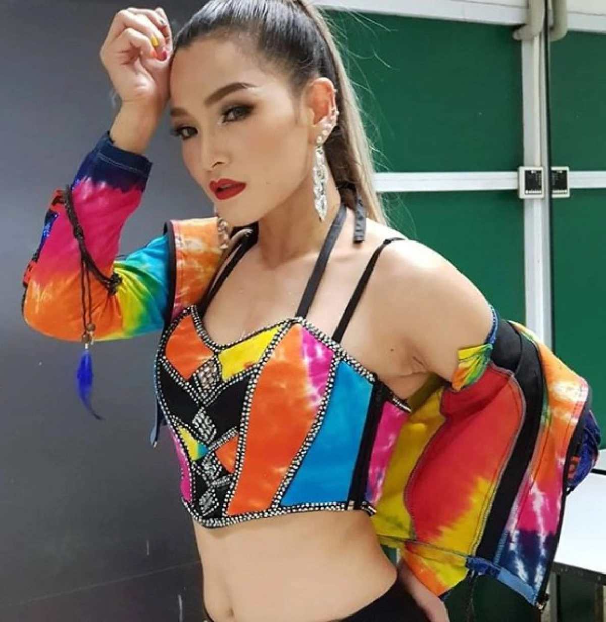 แคนดี้ รากแก่น โพสต์แซ่บ #ทีมแม่บุ๋ม แขวะส.ส.อย่าบริจาคร่างกายเดี๋ยวคนตกใจไม่มีสมอง