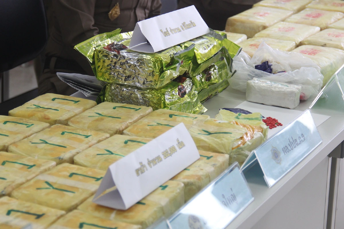 รวบเครือข่ายยาเสพติดข้ามชาติ เอเย่นต์วัย22ใช้ซิมมือถือไม่ซ้ำเบอร์ ป้องกันถูกแกะรอย