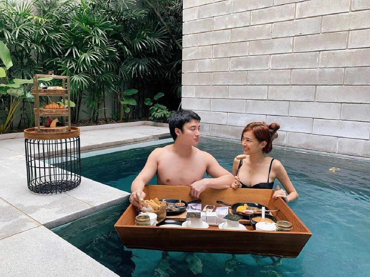 แนท ณัฐชา เซลฟี่หน้ากระจกอวดท้องโต 6 เดือน สวยเปล่งปลั่งมาก