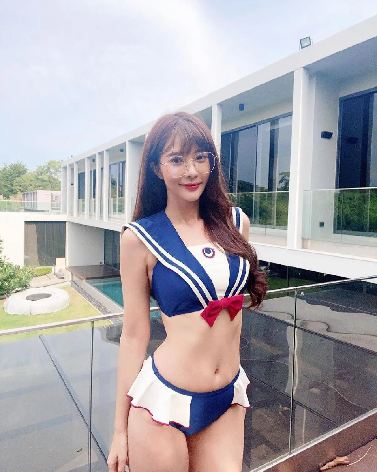 แจม เนโกะจัมพ์ น่ารักปนแซ่บ! อวดหุ่นสวยในชุดว่ายน้ำลายเซเลอร์มูน