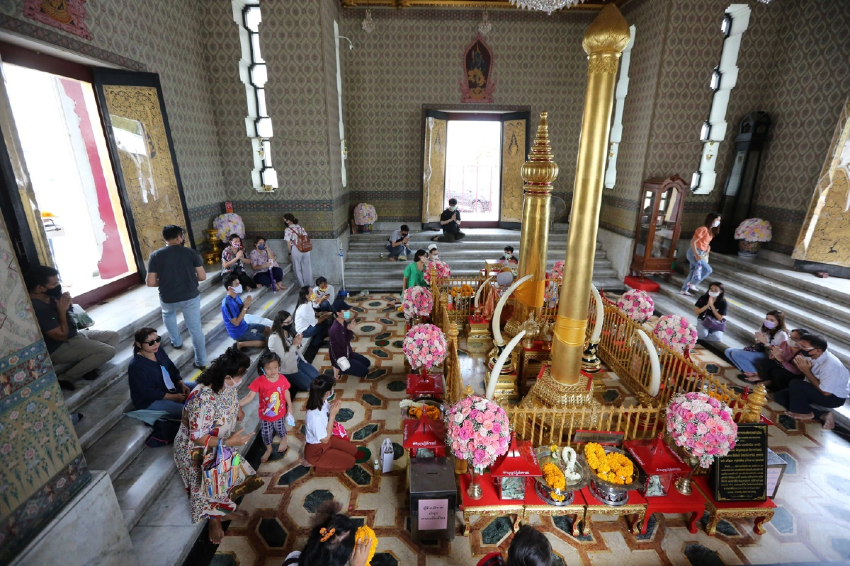 เปิด"วัดพระแก้ว-พระบรมหาราชวัง"วันแรกนักท่องเที่ยวบางตา