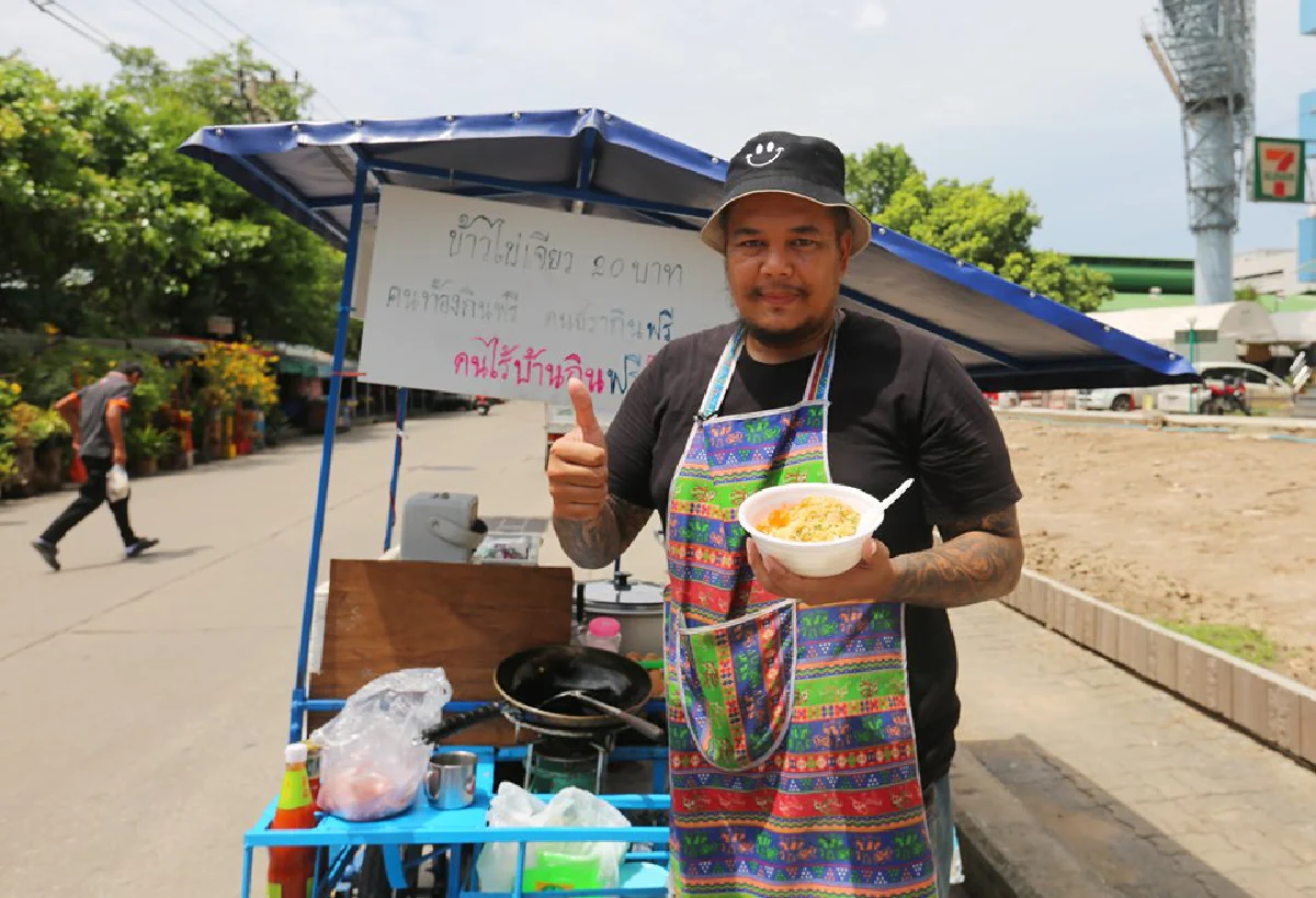 กรีฑา อ่อนลำยอง “สามล้อไข่เจียว”  แจกฟรี! ‘ข้าว-ของใช้’ คนชรา คนไร้บ้าน หญิงท้อง