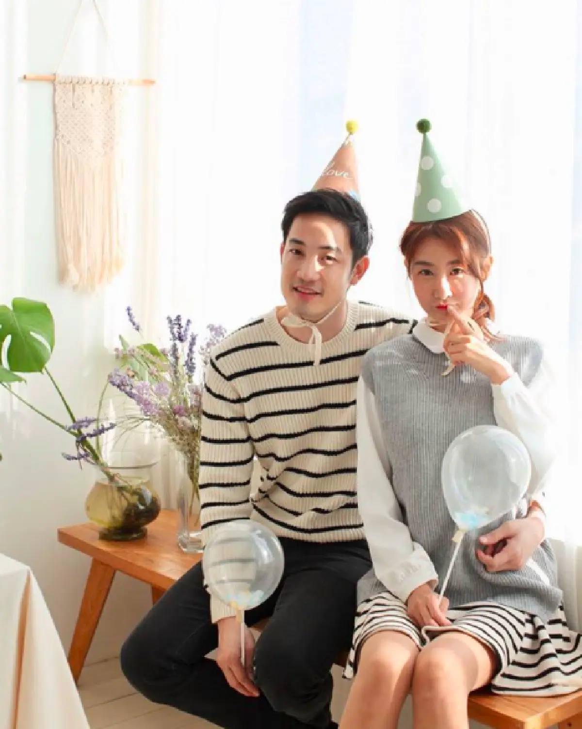 “อ้วน รังสิต" เป่าเค้กวันเกิดให้ภรรยารูปถ่าย นับวันรอบินไปหา