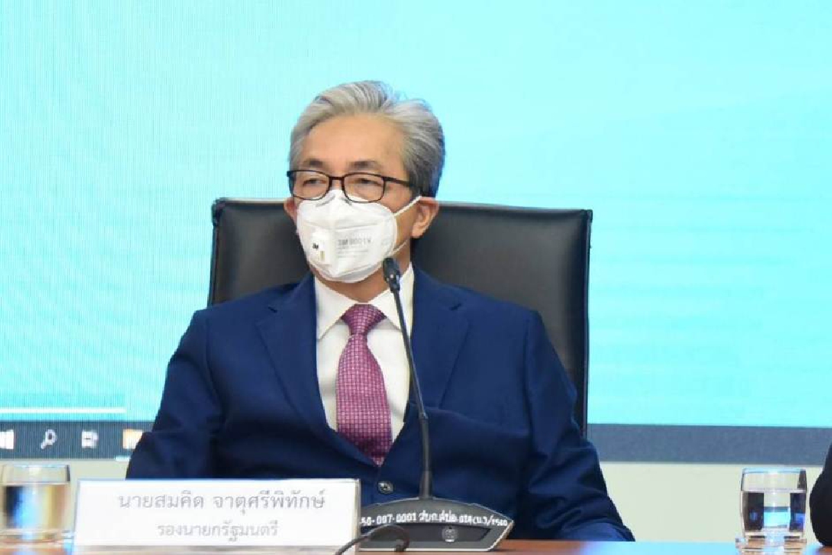 "สมคิด"แจงไม่ได้คุยกับ 3 รมต.ปมลาออก "สมคิด"แจงไม่ได้คุยกับ 3 รมต.ปมลาออก