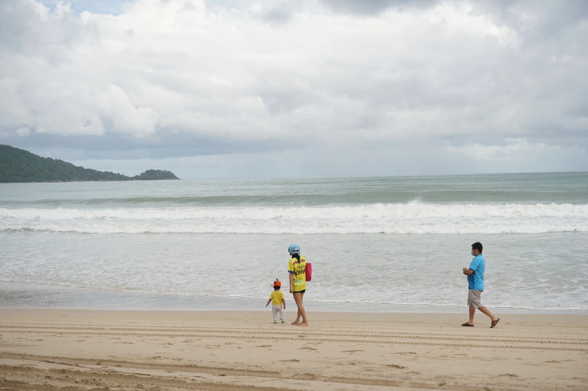 ภูเก็ตเปิดชายหาดวันแรกย้ำ"นักท่องเที่ยว-ผู้ประกอบการ"ต้องคุมเข้มโควิด-19