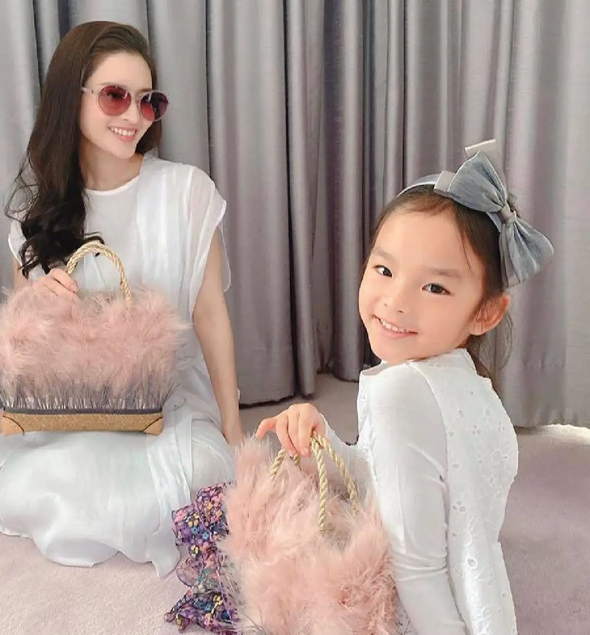 เริ่ดมากลูก! น้องปีใหม่ โพสรีวิวกล้องจัดเต็มทุกท่า นางแบบมืออาชีพมาเอง