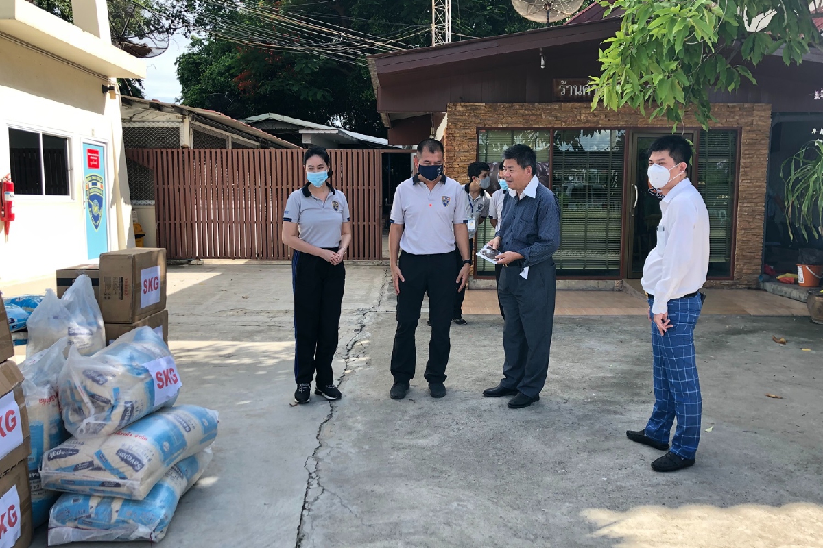 ตม.ปันน้ำใจสู้โควิด-19รับมอบสิ่งของเอกชนช่วยชุมชุนเดือดร้อน ตม.ปันน้ำใจสู้โควิด-19รับมอบสิ่งของเอกชนช่วยชุมชุนเดือดร้อน