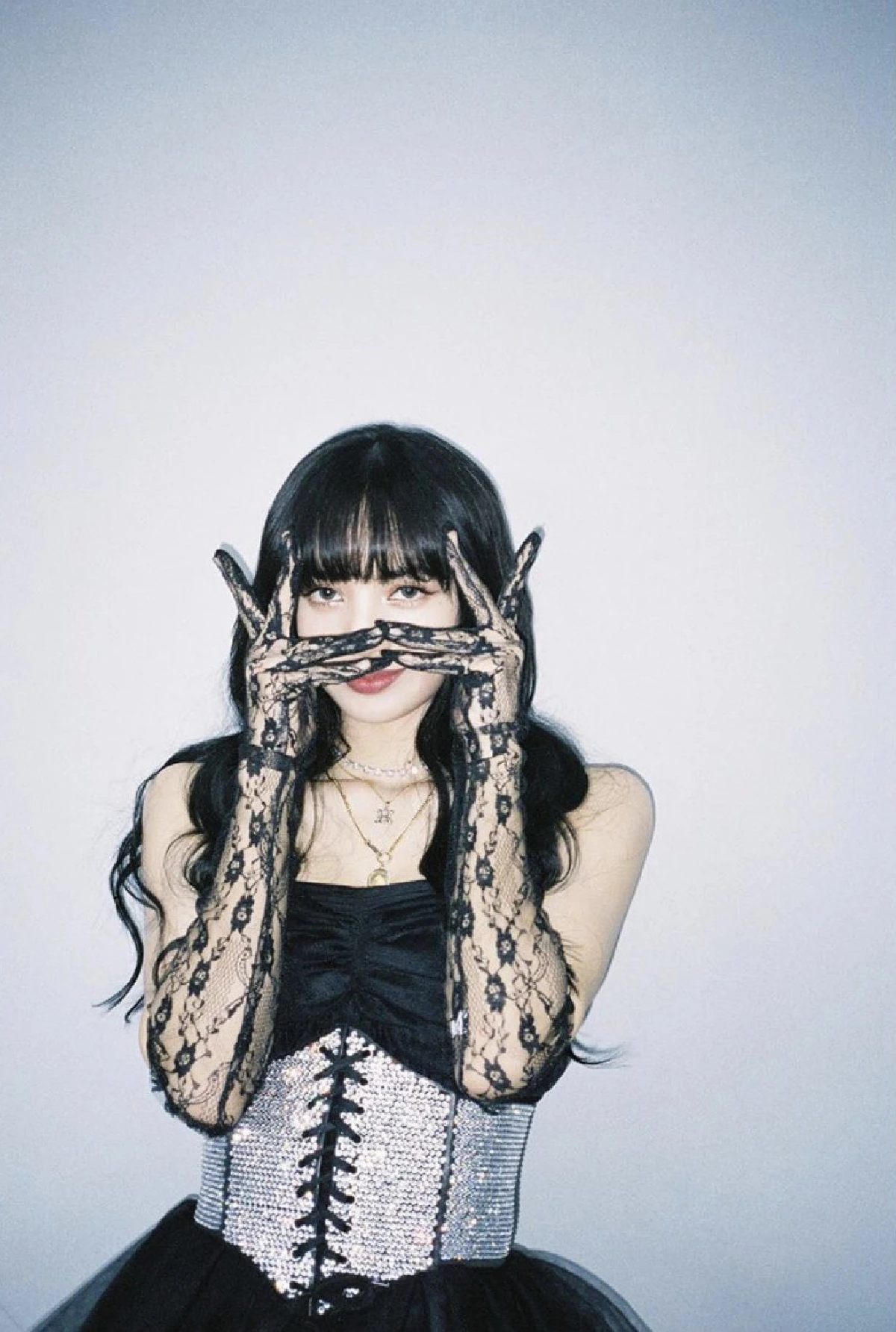 ลิซ่า Blackpink ปล่อยภาพเซ็ตล่าสุด อวดลุคสวยน่ารักเหมือนตุ๊กตา