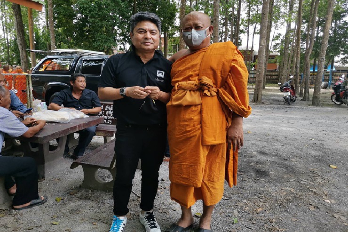 "เทพไท" ขอบคุณ"บิ๊กตู่"เปิดใจกว้างปมรับข้อเสนอเยียวยาพระสงฆ์วันละ 100 บาท "เทพไท" ขอบคุณ"บิ๊กตู่"เปิดใจกว้างปมรับข้อเสนอเยียวยาพระสงฆ์วันละ 100 บาท
