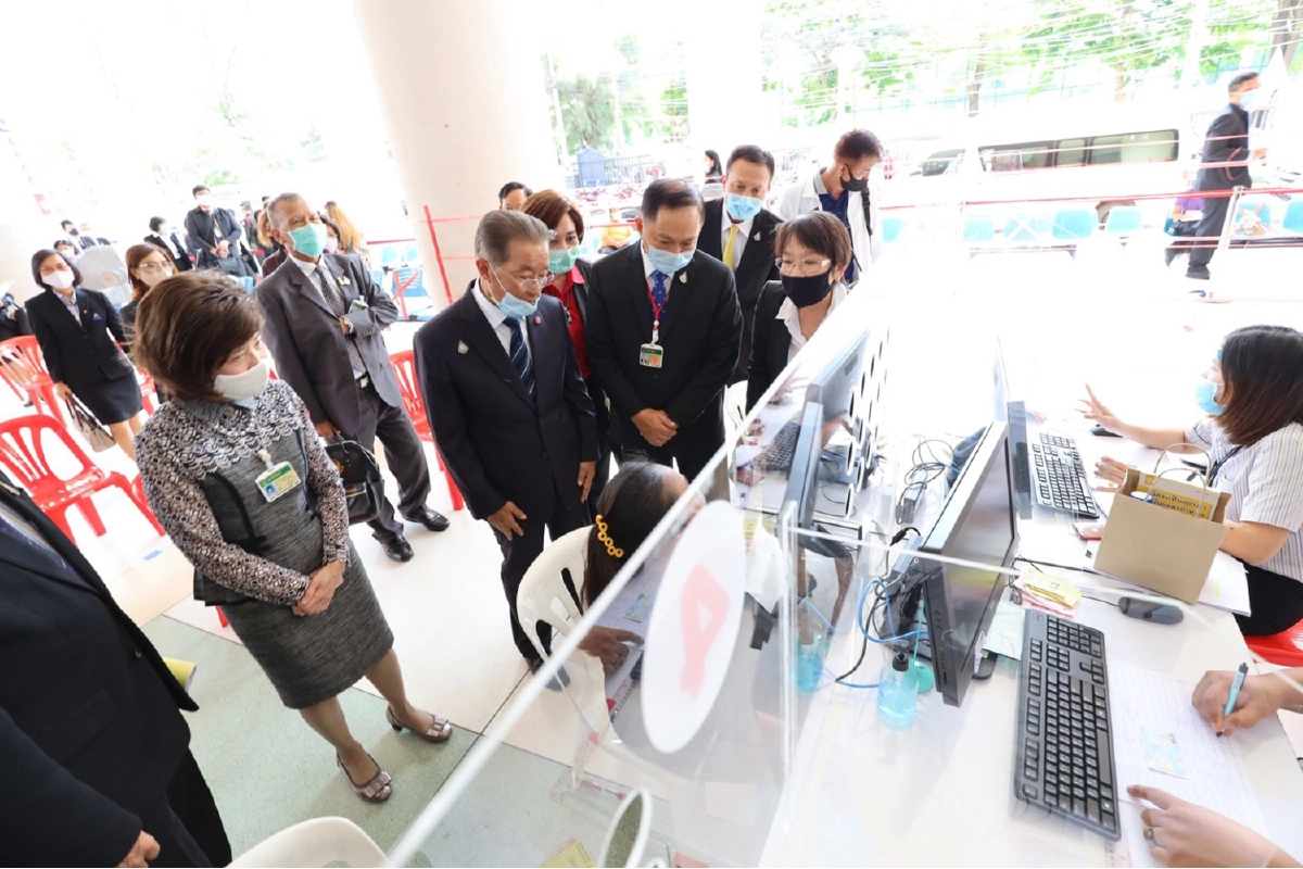 ‘ปธ.กรรมาธิการการแรงงาน วุฒิสภา’ ตรวจเยี่ยม ‘ก.แรงงาน’ เร่งช่วยเหลือผู้ได้รับผลกระทบจากโควิด-19 ย้ำให้ดำเนินการอย่างเป็นรูปธรรม