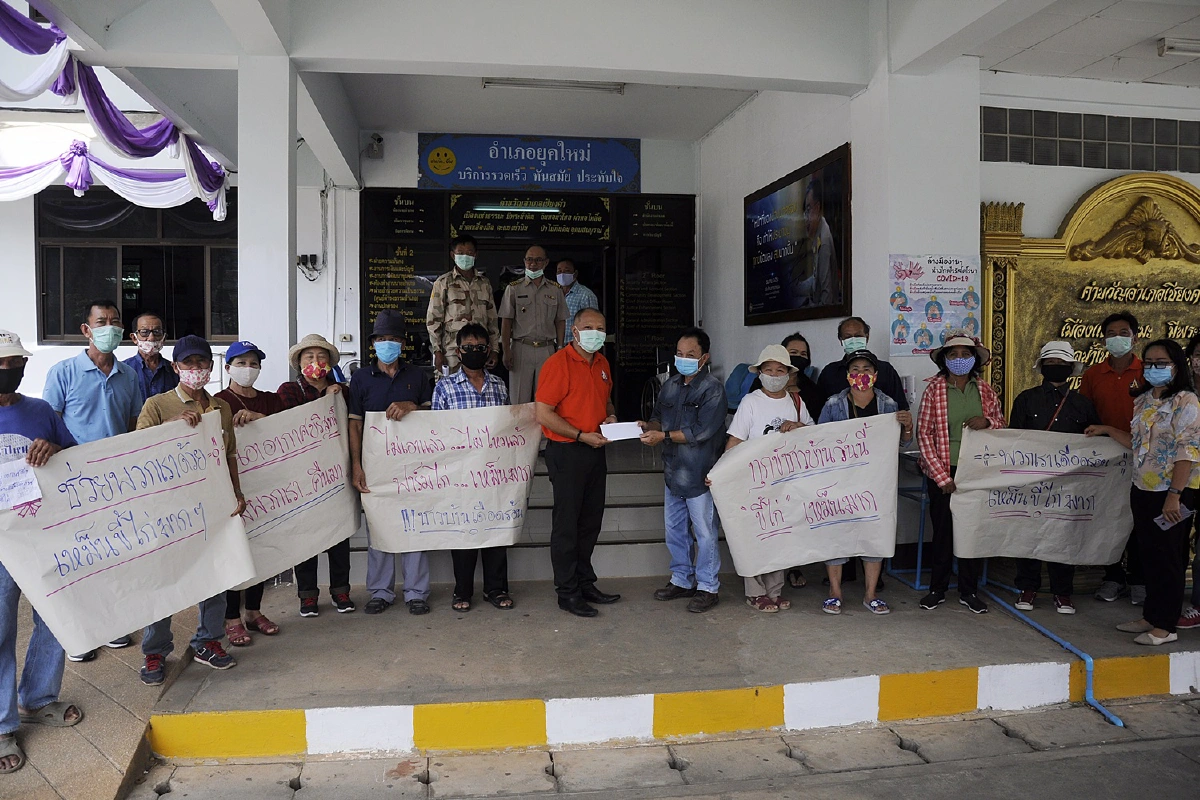 ชาวบ้านสุดทนเหม็นขี้ไก่ร้องฟาร์มขยายกิจการไม่บอก