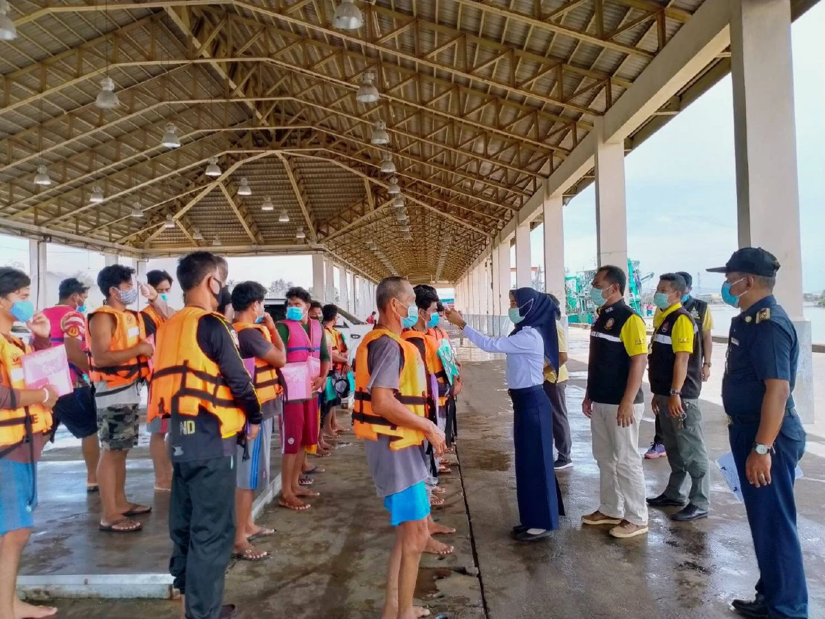 กรมการจัดหางาน ส่งเจ้าหน้าที่ตรวจสอบ (Check List) คัดกรอง และเฝ้าระวังแรงงานต่างด้าว