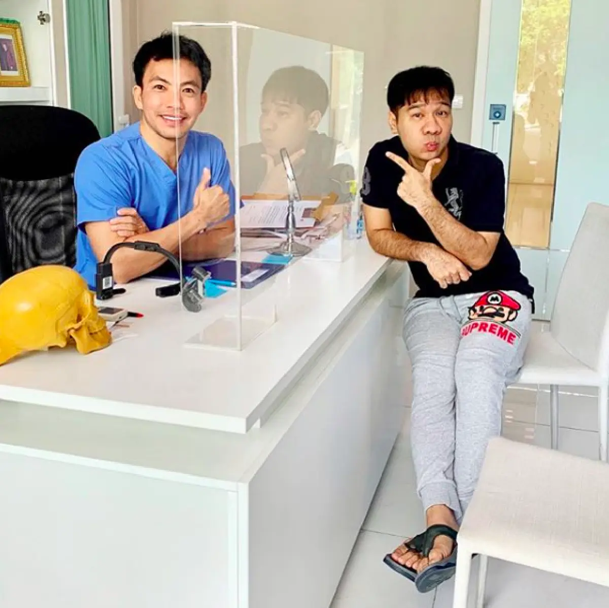 "กอล์ฟ เบญจพล" เตรียมตัวให้ “หมอสอง” ศัลยกรรมอัพความหล่อให้ใหม่