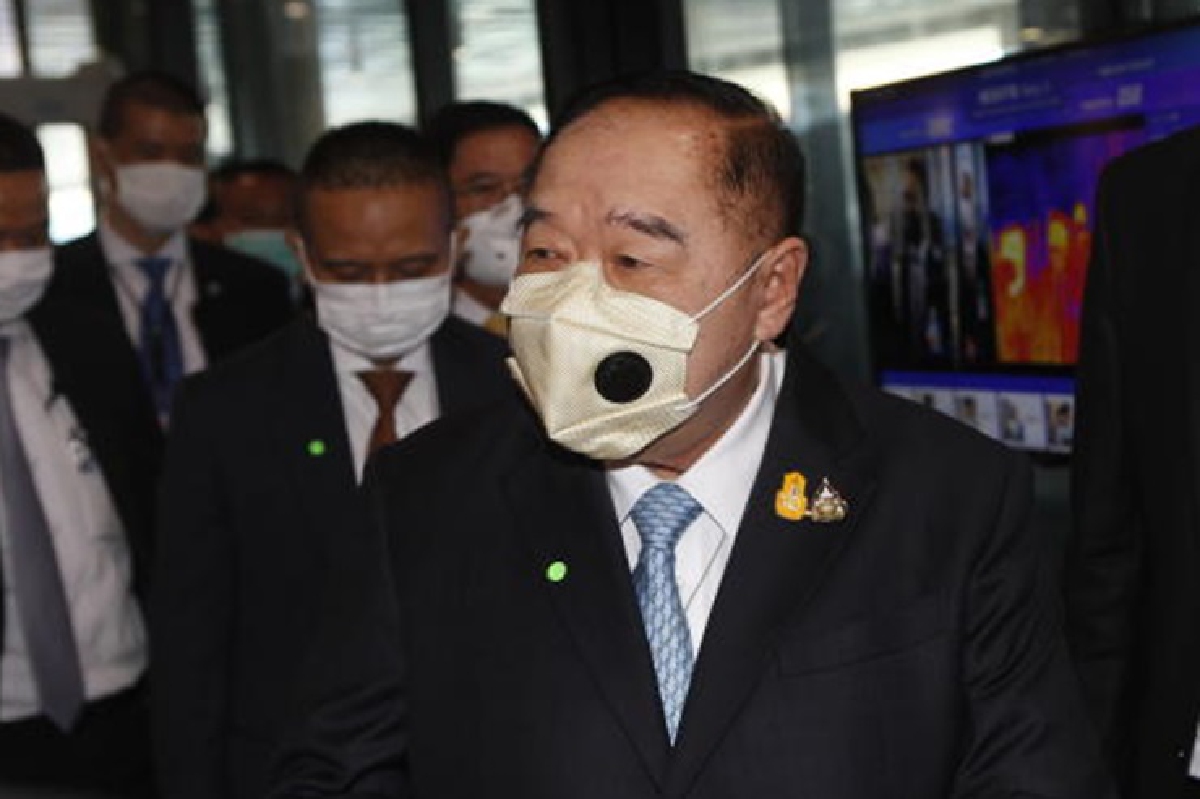"ประวิตร"ยิ้มแย้มโยนสมาชิกพิจารณาเป็นหน.พปชร. "ประวิตร"ยิ้มแย้มโยนสมาชิกพิจารณาเป็นหน.พปชร.