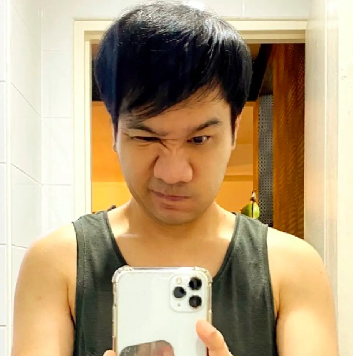 "กอล์ฟ เบญจพล" เตรียมตัวให้ “หมอสอง” ศัลยกรรมอัพความหล่อให้ใหม่