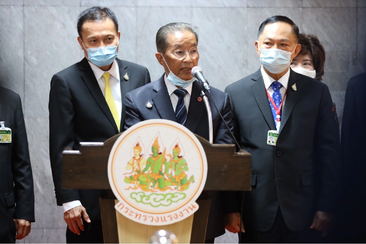 ‘ปธ.กรรมาธิการการแรงงาน วุฒิสภา’ ตรวจเยี่ยม ‘ก.แรงงาน’ เร่งช่วยเหลือผู้ได้รับผลกระทบจากโควิด-19 ย้ำให้ดำเนินการอย่างเป็นรูปธรรม