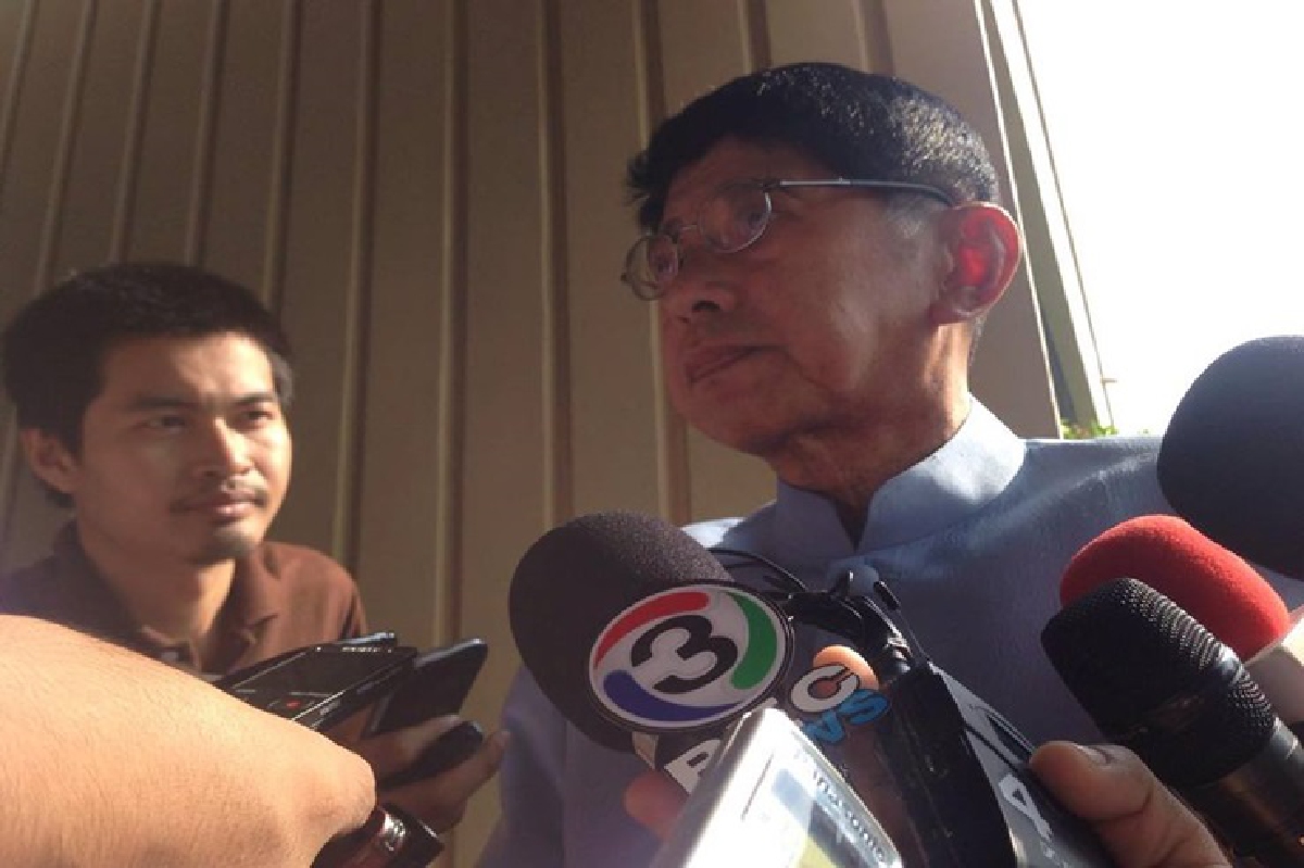 วิษณุ โยนถามทหาร หลังศาล รธน.รับคำร้อง "บิ๊กตู่" อยู่บ้านหลวง วิษณุ โยนถามทหาร หลังศาล รธน.รับคำร้อง "บิ๊กตู่" อยู่บ้านหลวง