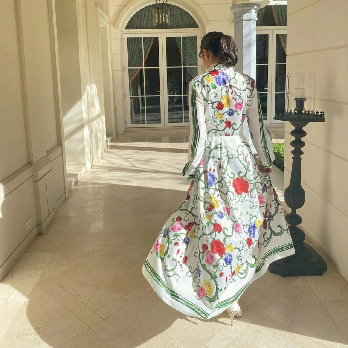 เป๊ะทุกท่วงท่า! ศรีริต้า แต่งสวยสวมส้นสูงเล่นบาสเกตบอล (คลิป)