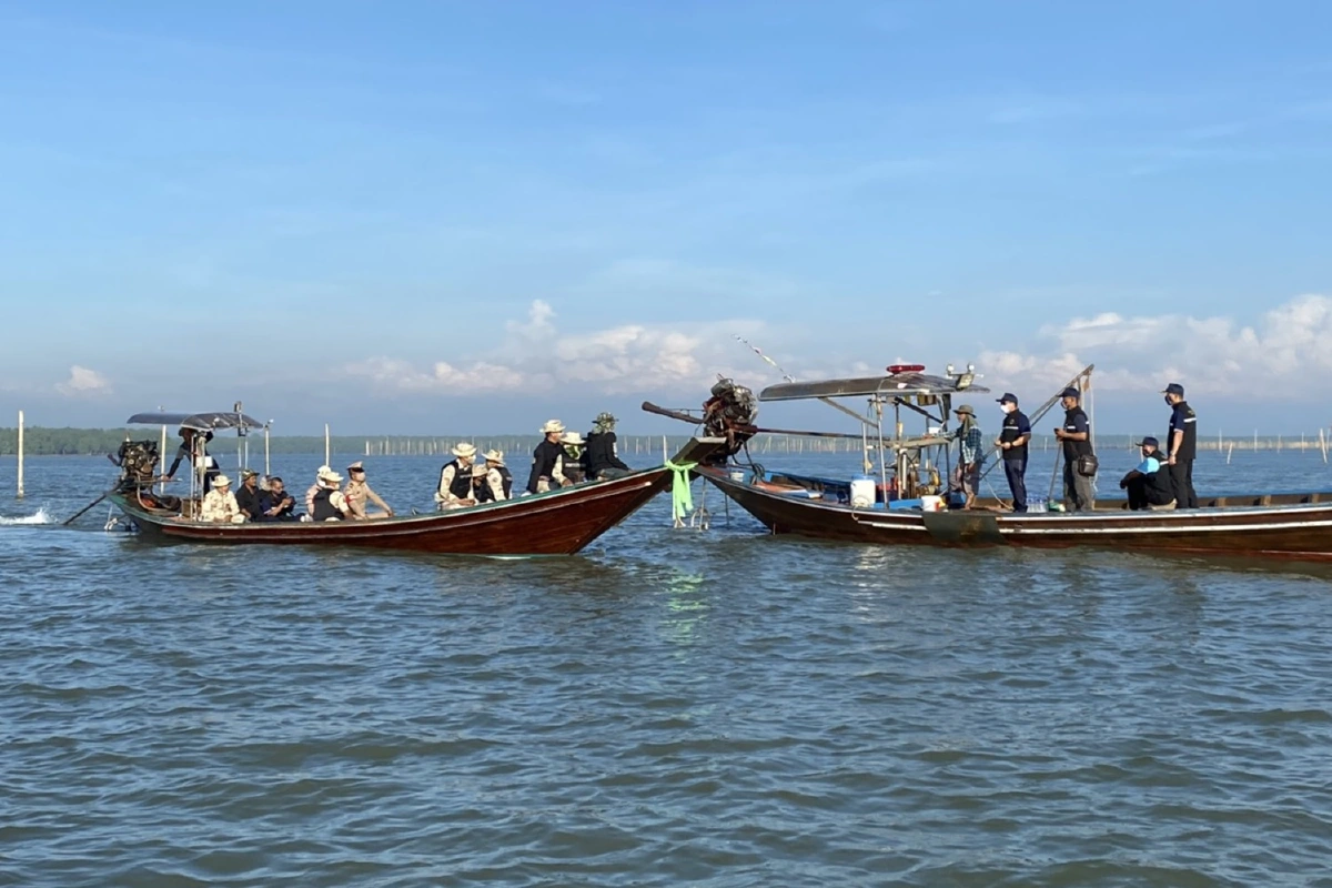 อ่าวบ้านดอนยังครุกรุ่น!ประมงพื้นบ้านประจันหน้าเจ้าของคอกหอย