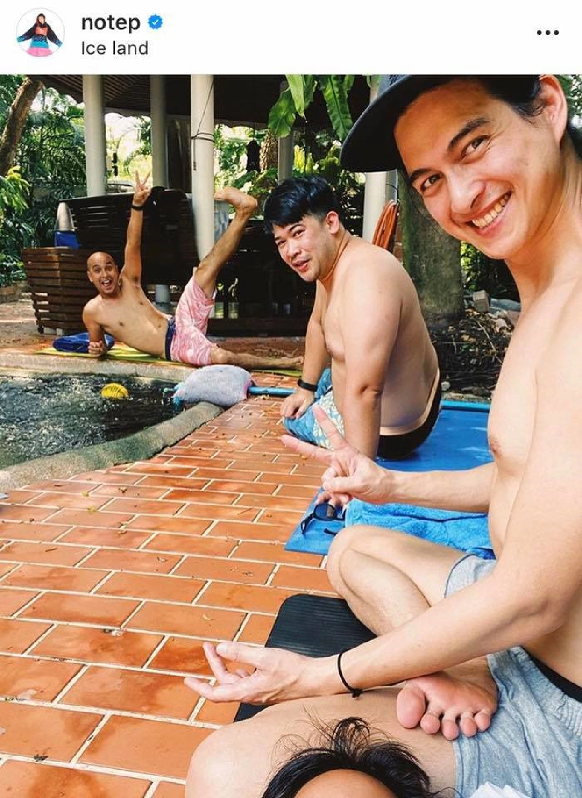 หอมความรัก! นท เดอะสตาร์-เจ มณฑล เปิดตัวสุดหวานด้วยภาพยืนกอดกันเป่าผม 