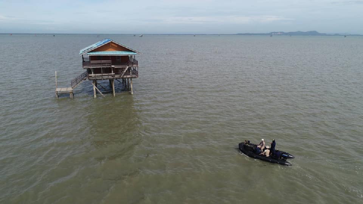 ทร.ใช้โดรนบินลาดตระเวนระวังศึกชิงหอยแครงอ่าวบ้านดอน ทร.ใช้โดรนบินลาดตระเวนระวังศึกชิงหอยแครงอ่าวบ้านดอน