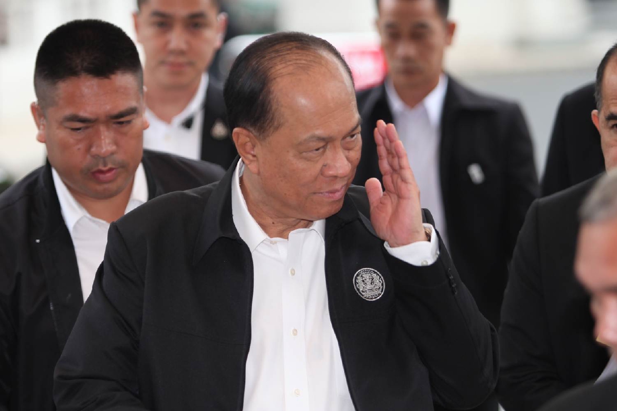 "อนุพงษ์" ปัดตอบงบเลือกตั้งท้องถิ่นมีปัญหา "อนุพงษ์" ปัดตอบงบเลือกตั้งท้องถิ่นมีปัญหา