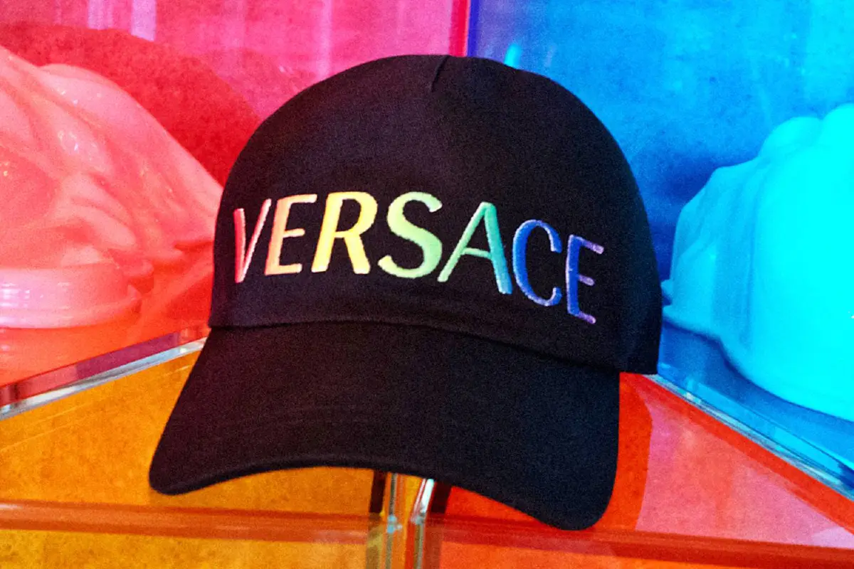 ส่องลิมิเต็ดเอดิชั่นสุดพิเศษ VERSACE X PRIDE 2020