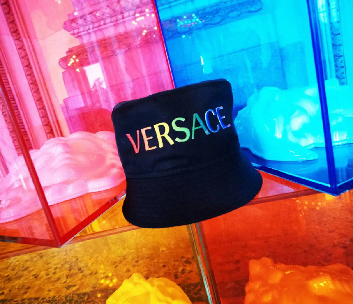 ส่องลิมิเต็ดเอดิชั่นสุดพิเศษ VERSACE X PRIDE 2020