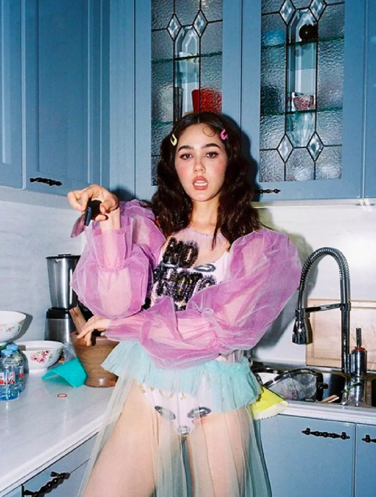 ส่องภาพแฟชั่นของเหล่าคนบันเทิงกับการโพสท่าถ่ายรูปในห้องครัว 