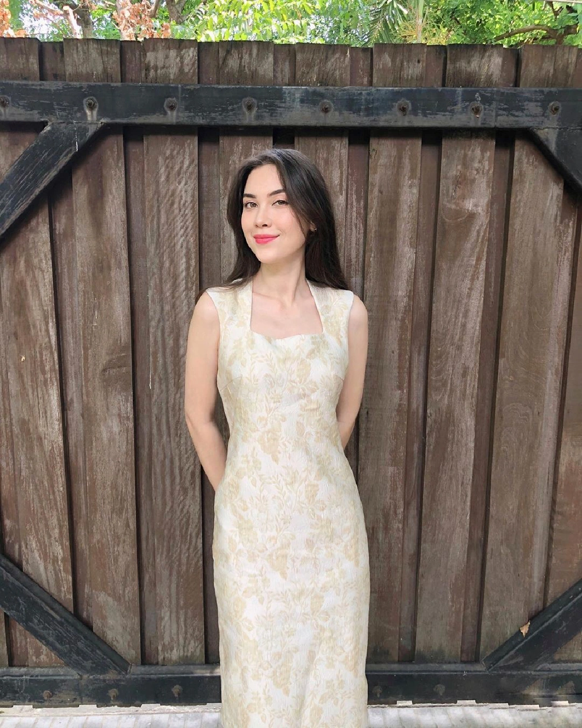 สงกรานต์-แมท โอบกันโชว์หวาน สวมชุดว่ายน้ำเที่ยวทะเลเกาะกูด