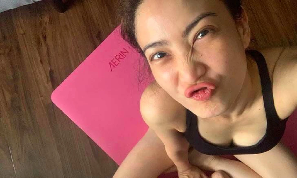 “แต้ว” อวดความเซ็กซี่หลังออกกำลังกาย กับภาพถ่ายจากมุมบน