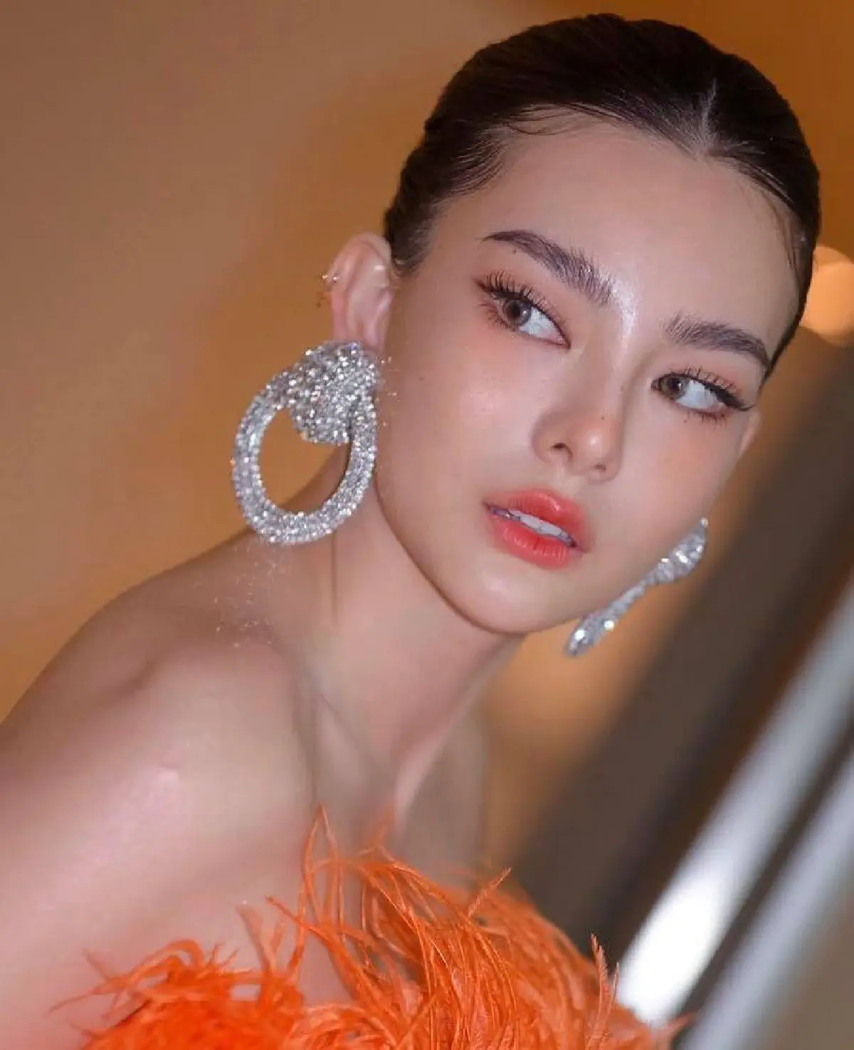   เฟียสทุกภาพ! “ดิว อริสรา” กับงานปาร์ตี้เบิร์ดเดย์วันที่สอง ต้อนรับอายุ 30