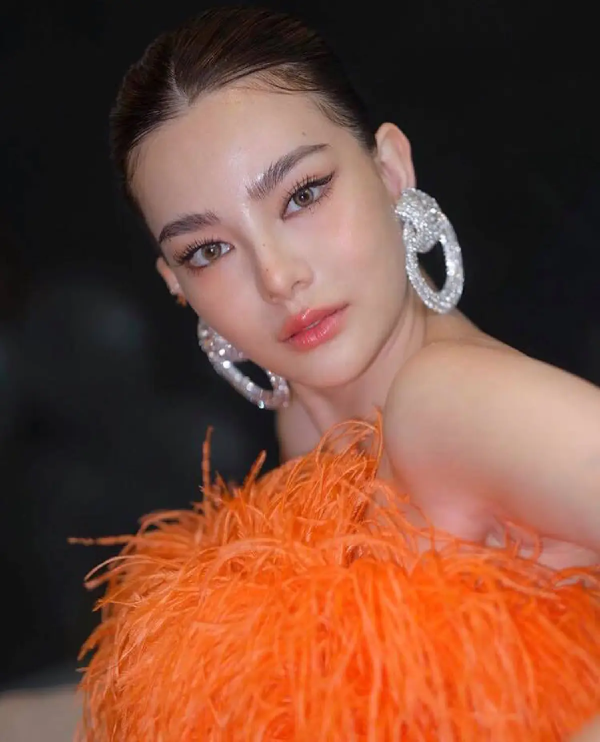   เฟียสทุกภาพ! “ดิว อริสรา” กับงานปาร์ตี้เบิร์ดเดย์วันที่สอง ต้อนรับอายุ 30