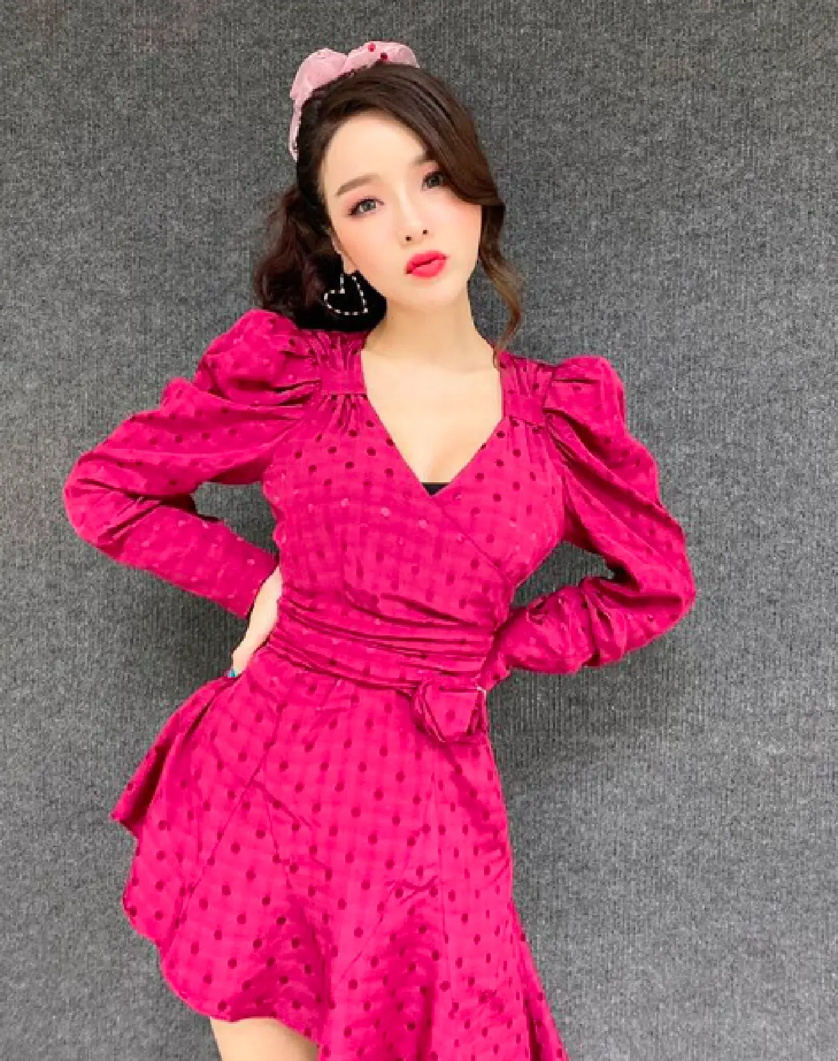  "แอร์ ภัณฑิลา" เซ็กซี่ต่อเนื่อง! จัดทริปเที่ยวใส่ชุดว่ายน้ำนอนรถบ้าน