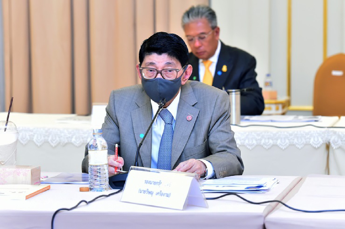 "วิษณุ"โยนสมช.พิจารณาปมยกเลิก พ.ร.ก.ฉุกเฉิน "วิษณุ"โยนสมช.พิจารณาปมยกเลิก พ.ร.ก.ฉุกเฉิน