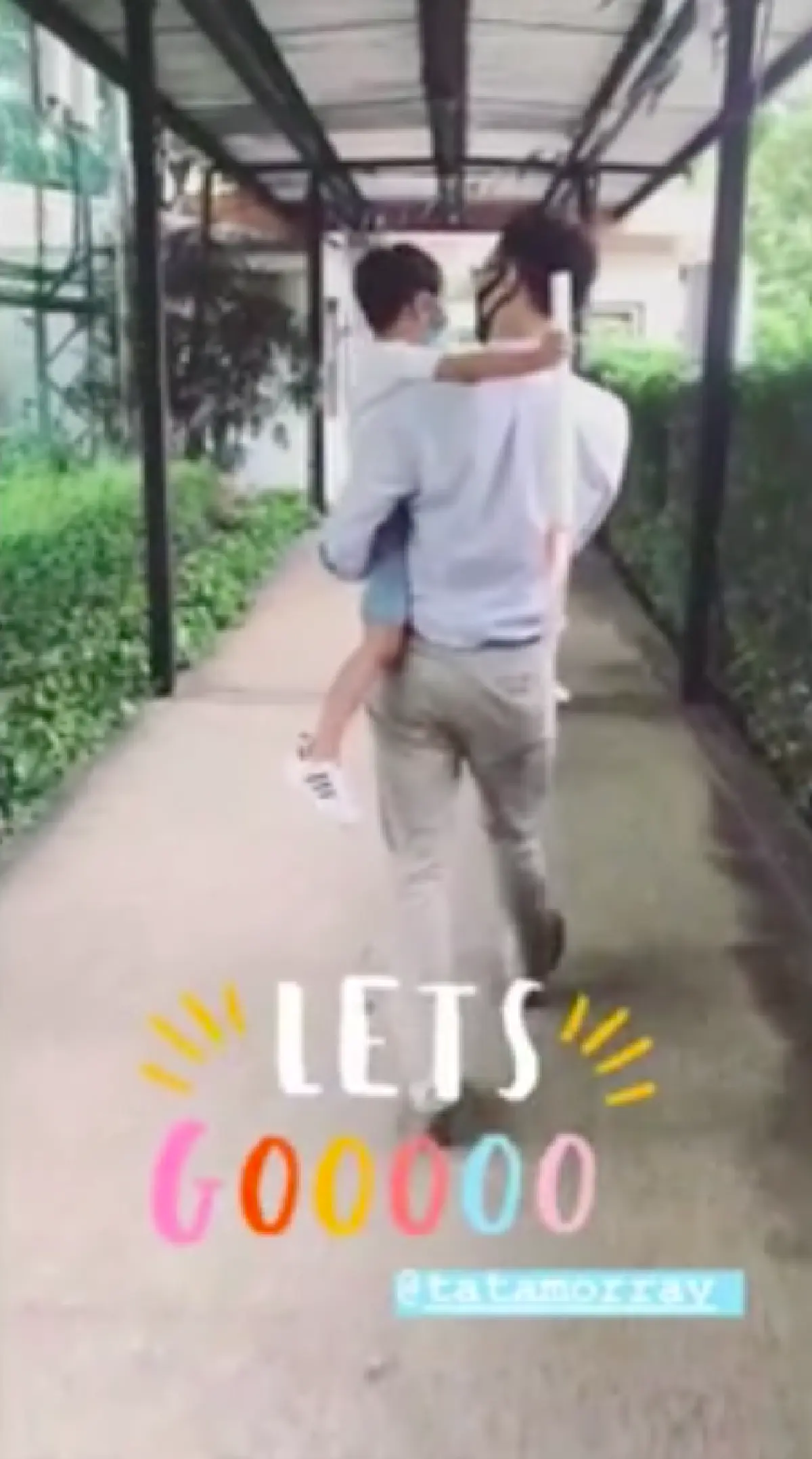 ครอบครัวแฮปปี้ดี! "ทาทา ยัง" โพสต์คลิปสามีกับลูกชายเล่นกัน หวานเบาๆ ออกสื่อ