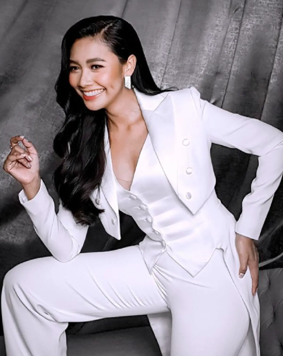 "แก้ม วิชญาณี" ไม่ธรรมดา! โชว์ความแซ่บของกล้ามท้องในทริปพัทยา